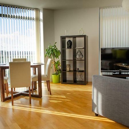 Serviced Apartment In Liverpool City Centre - Free Parking - Balcony - By Happy Days Dış mekan fotoğraf