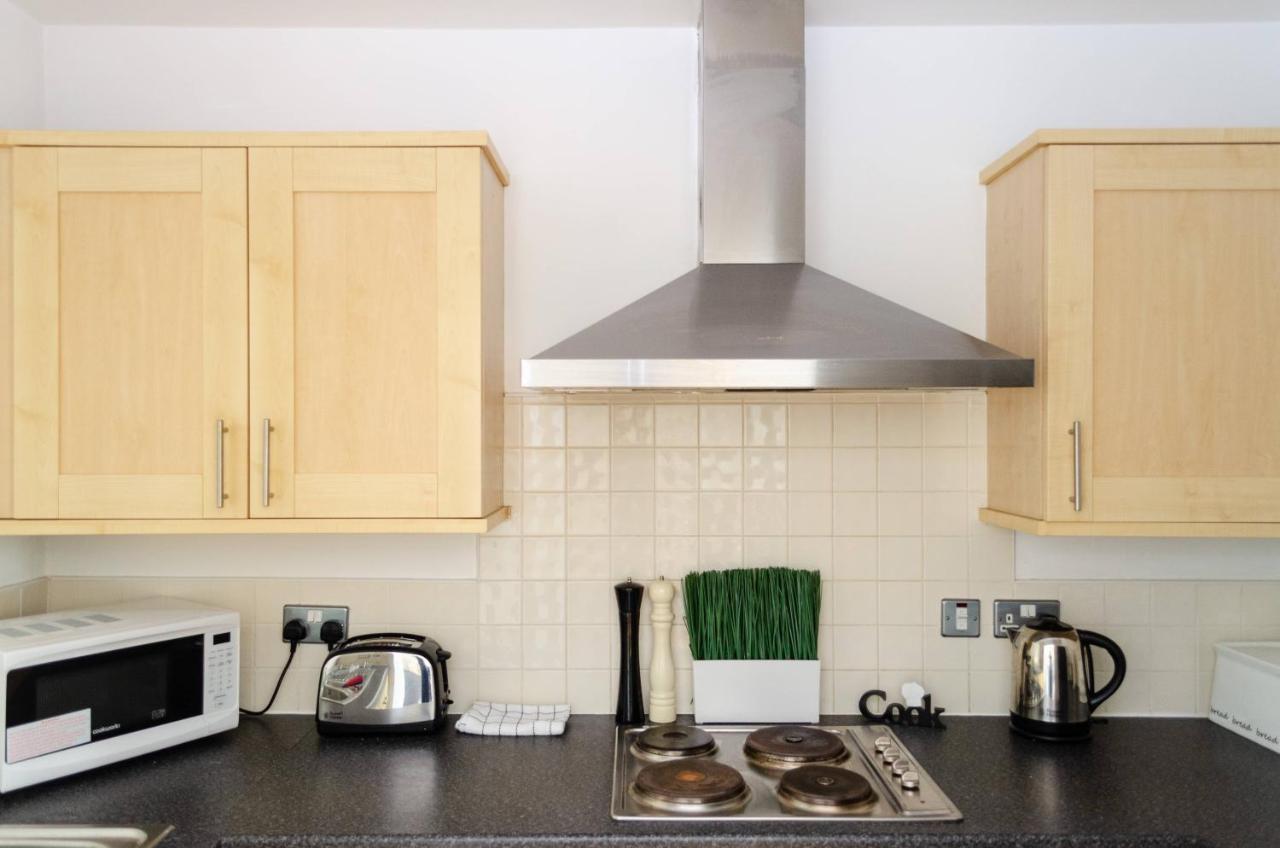 Serviced Apartment In Liverpool City Centre - Free Parking - Balcony - By Happy Days Dış mekan fotoğraf