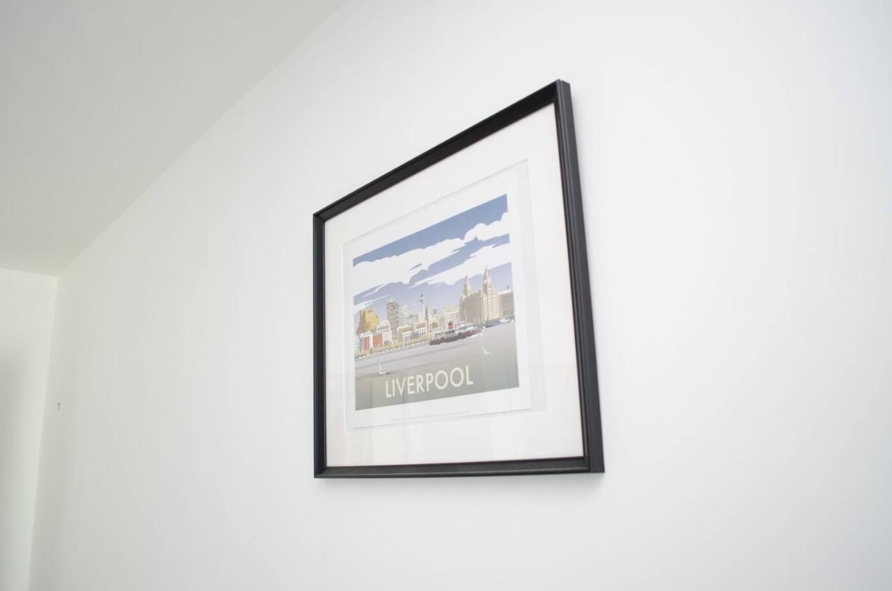 Serviced Apartment In Liverpool City Centre - Free Parking - Balcony - By Happy Days Dış mekan fotoğraf