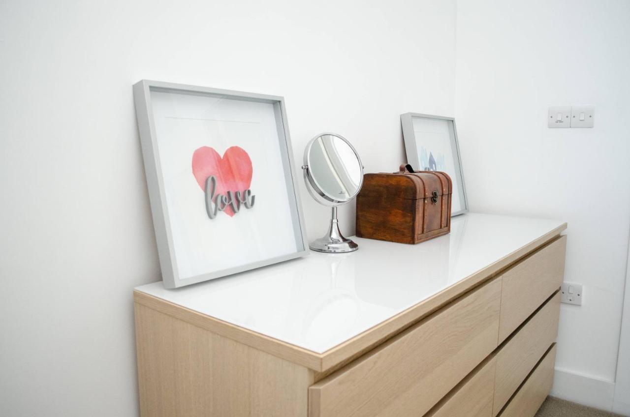 Serviced Apartment In Liverpool City Centre - Free Parking - Balcony - By Happy Days Dış mekan fotoğraf