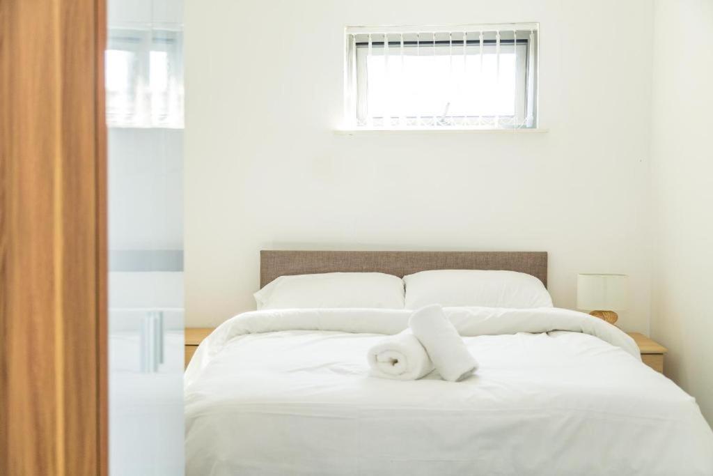 Serviced Apartment In Liverpool City Centre - Free Parking - Balcony - By Happy Days Dış mekan fotoğraf