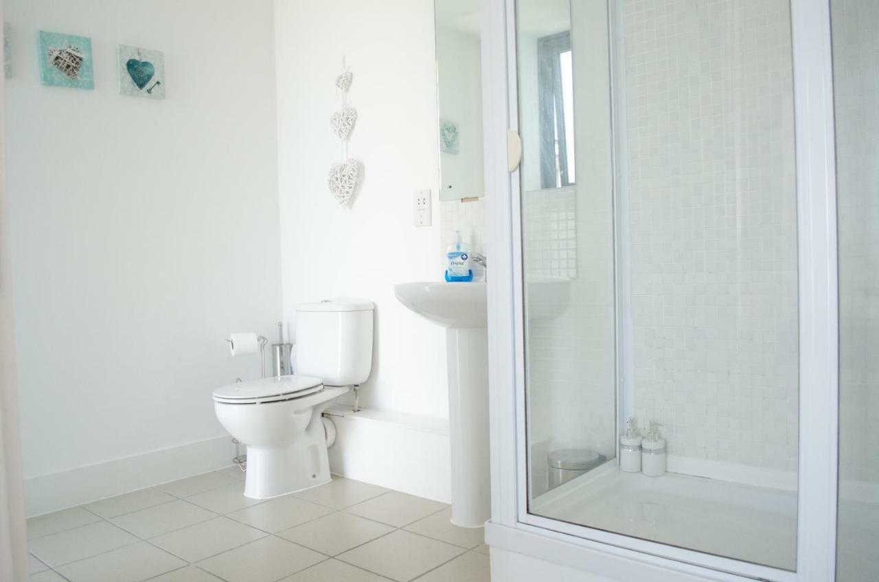 Serviced Apartment In Liverpool City Centre - Free Parking - Balcony - By Happy Days Dış mekan fotoğraf