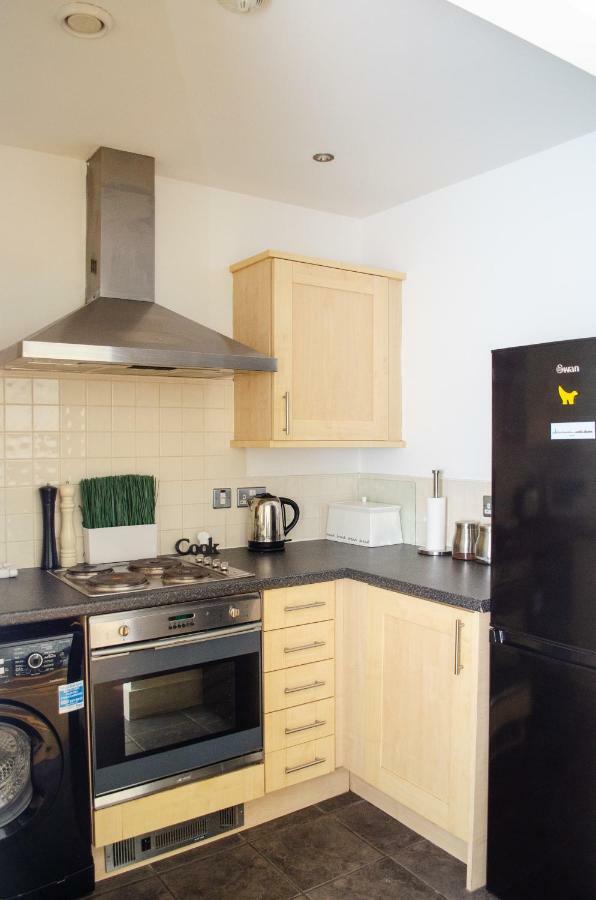Serviced Apartment In Liverpool City Centre - Free Parking - Balcony - By Happy Days Dış mekan fotoğraf