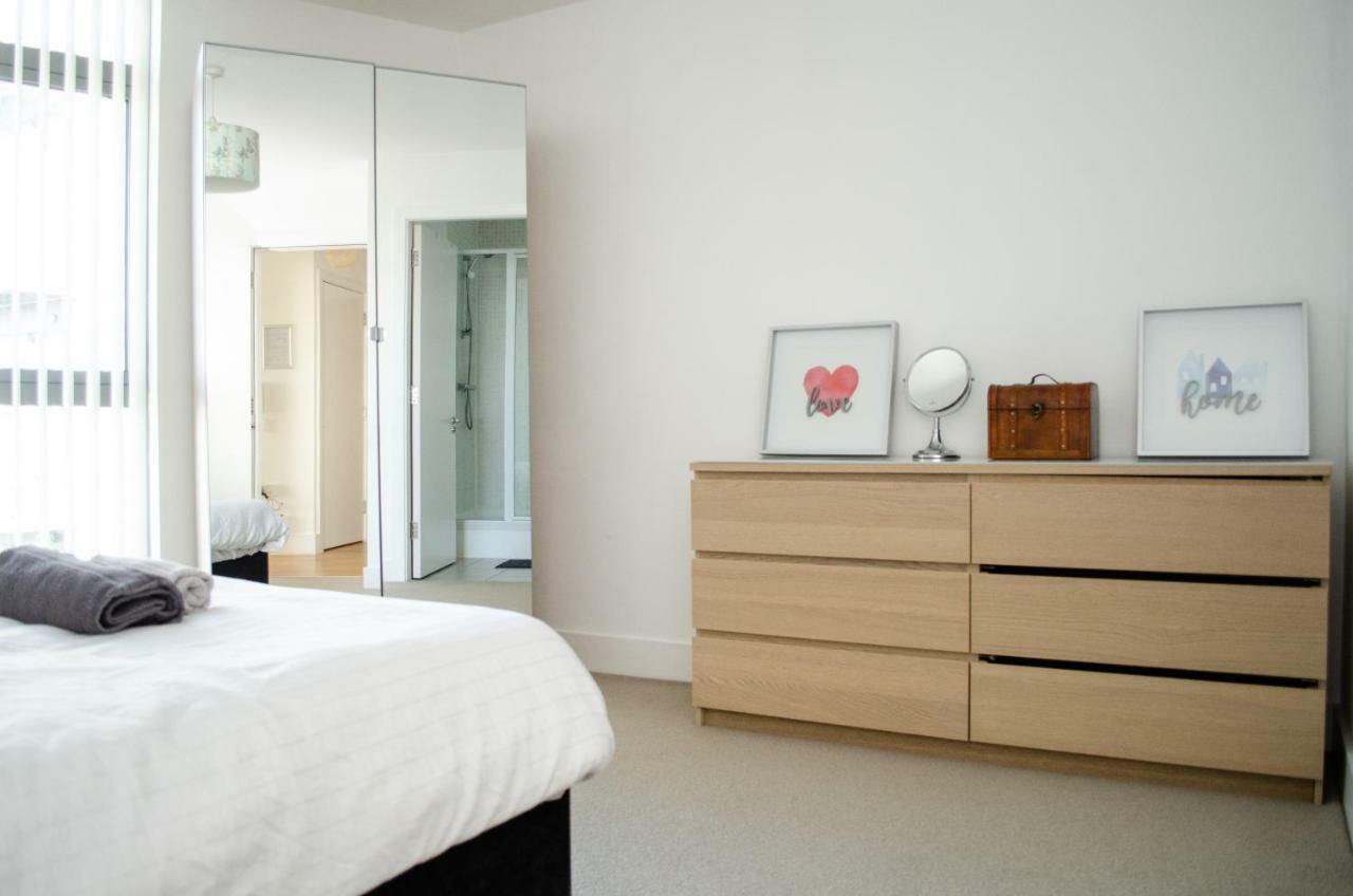 Serviced Apartment In Liverpool City Centre - Free Parking - Balcony - By Happy Days Dış mekan fotoğraf
